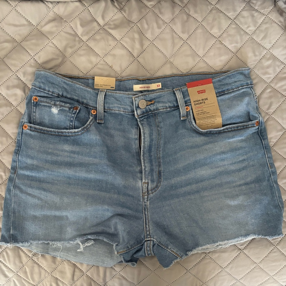NWT Levi high rise jean shorts - light blue - size 33